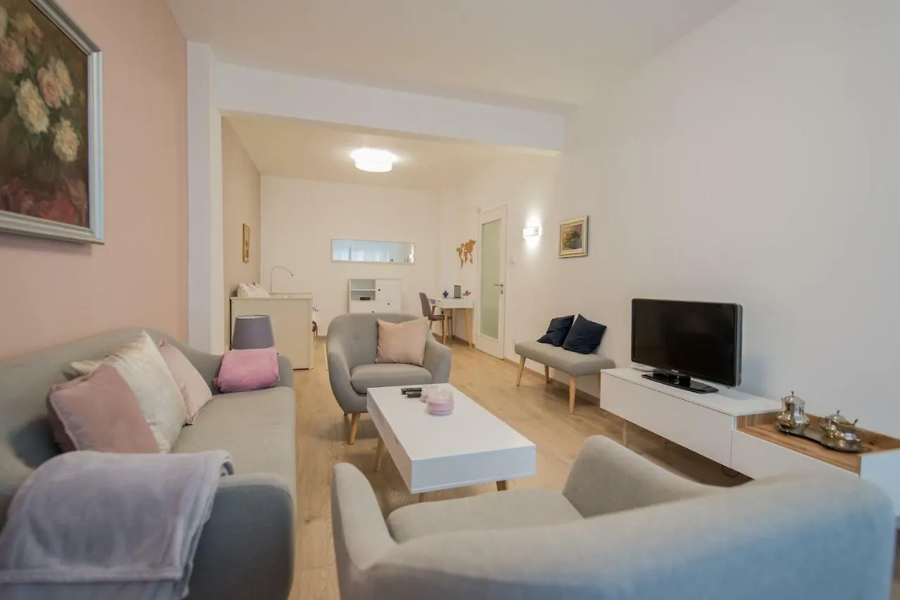 Chic And Spacious Apartment In Central Sofia - Patriarh Evtimiy By Flat Mаnager